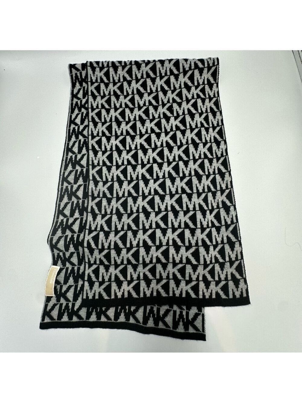 Michael Kors Women Signature Scarf Black & White Logo